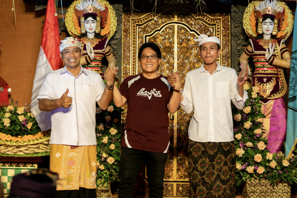 Bupati Giri Prasta Hadiri HUT ST. Canti Bhuana Banjar Kekeran Angantaka